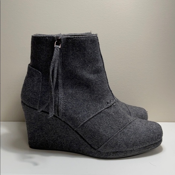 grey ankle boots - Picture 3 of 6